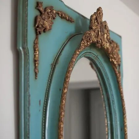 Bed and breakfast Chateau Ciceron 4*